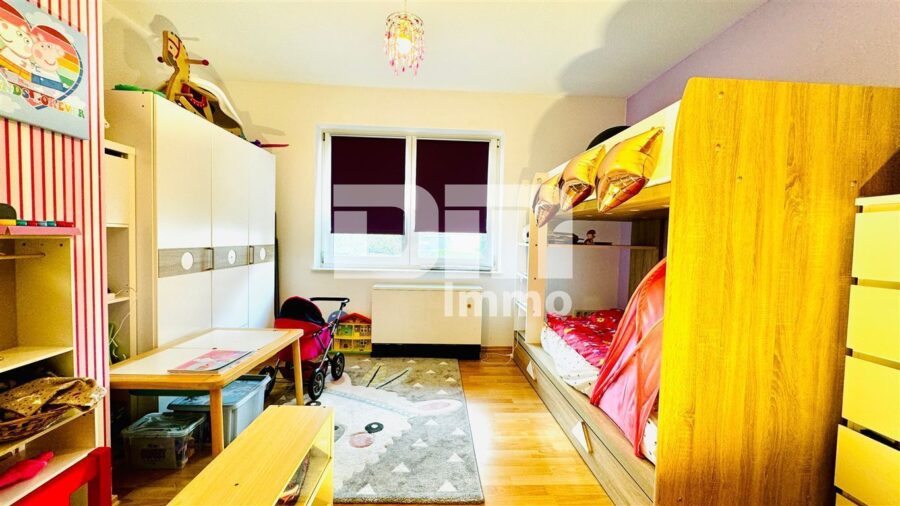 Schönes Mehrfamilienhaus geteilt nach WEG mit umfangreichen Nutzflächen und Traumgrundstück - WE2 - EG Kinderzimmer